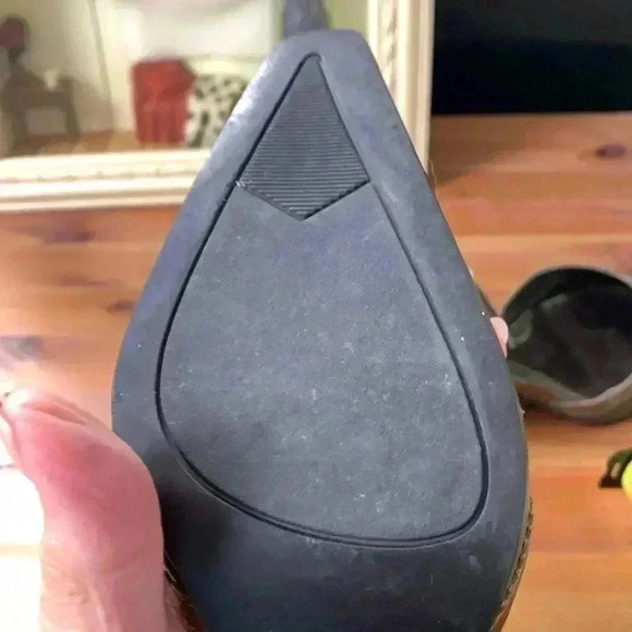 Vintage Pierre Michel Delicate Olive Green w Bronze Trim, Ankle  Strap Heels - Picture 7 of 13